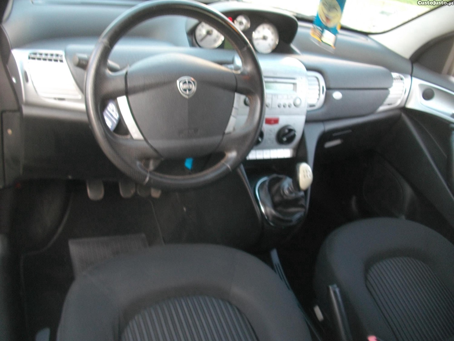 Lancia Ypsilon 1.2Impecável — fotografia 8