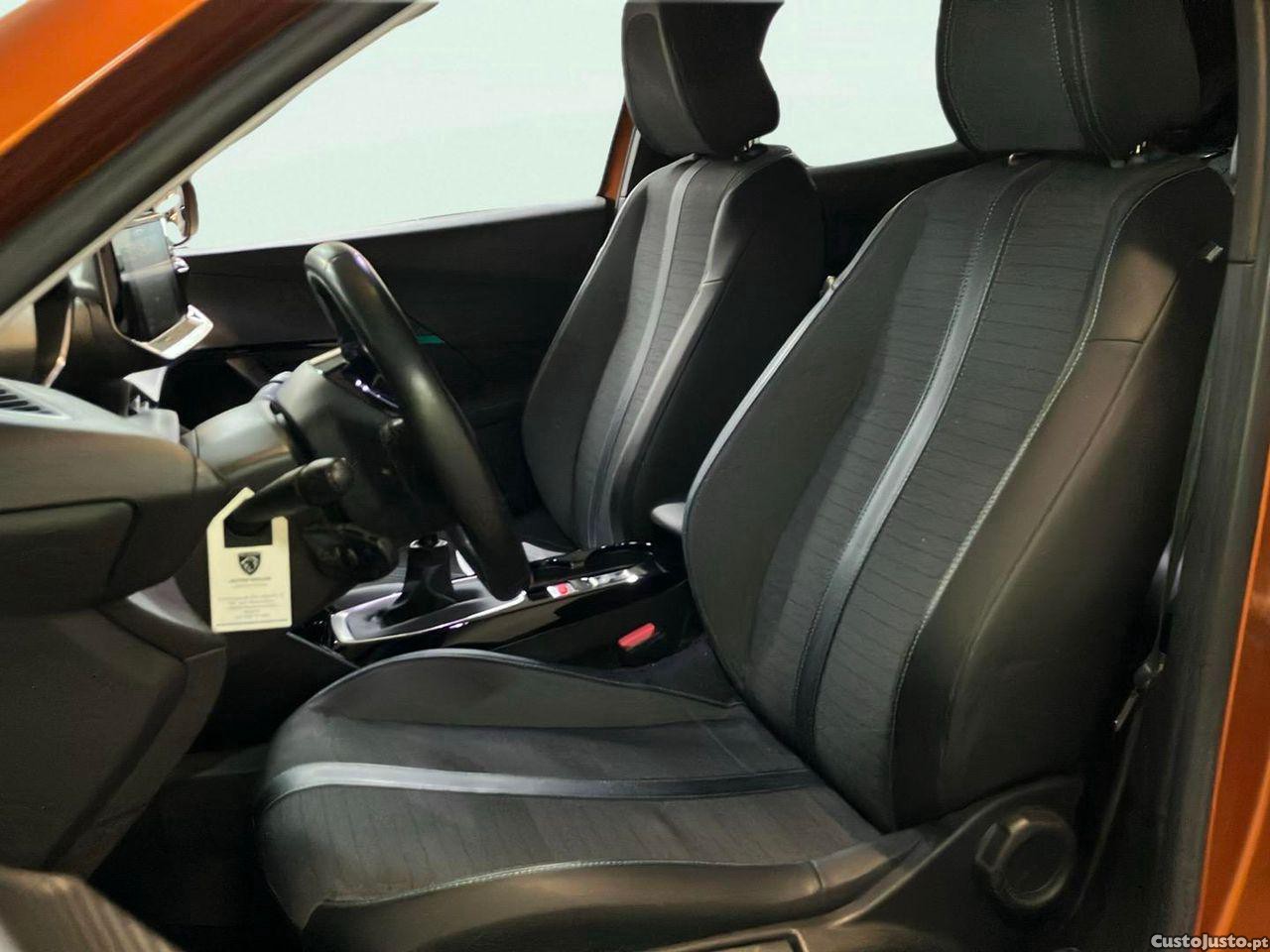 Peugeot 2008 1.2 PureTech Allure — fotografia 10