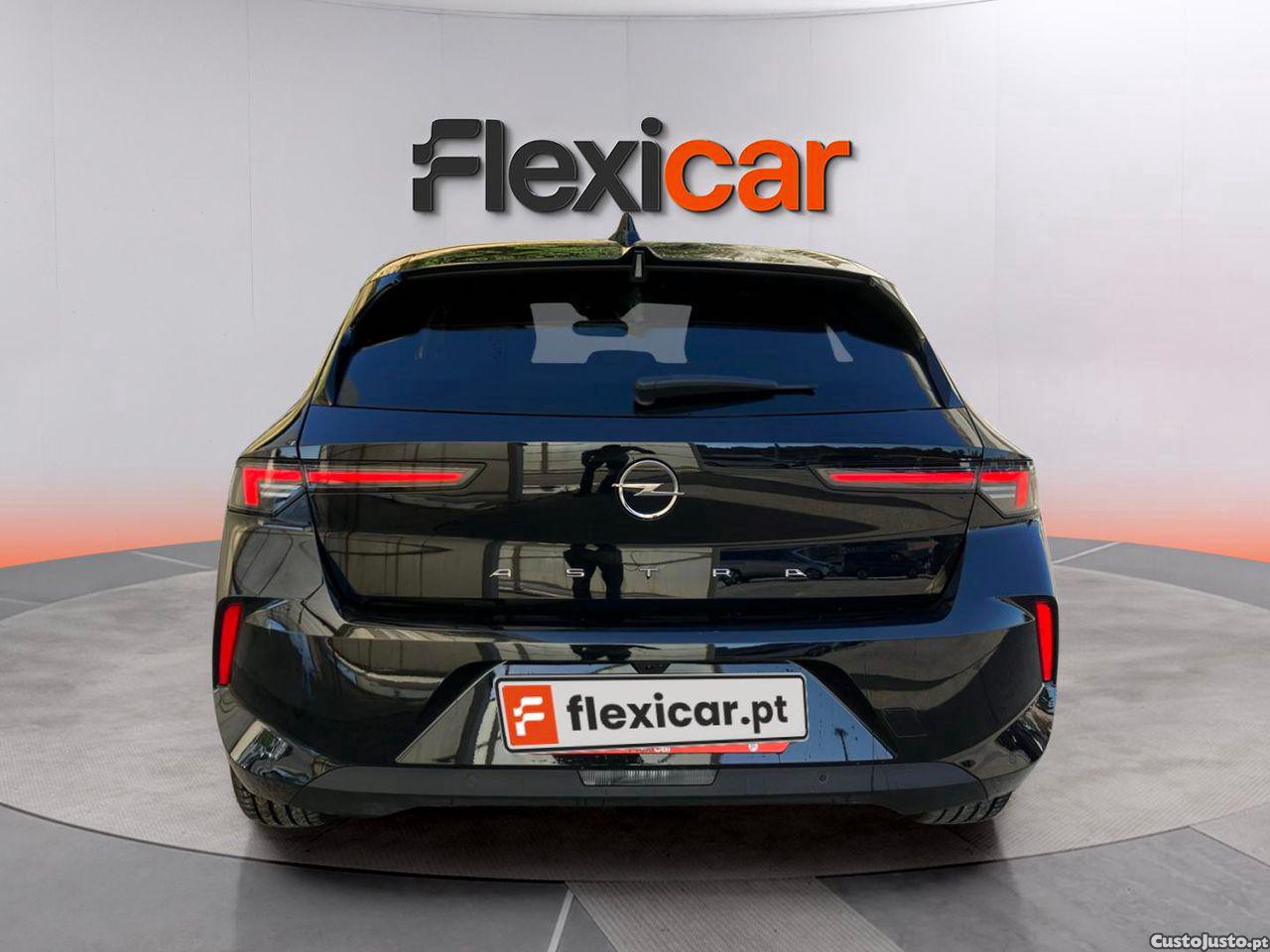 Opel Astra 1.2 T Edition — fotografia 14