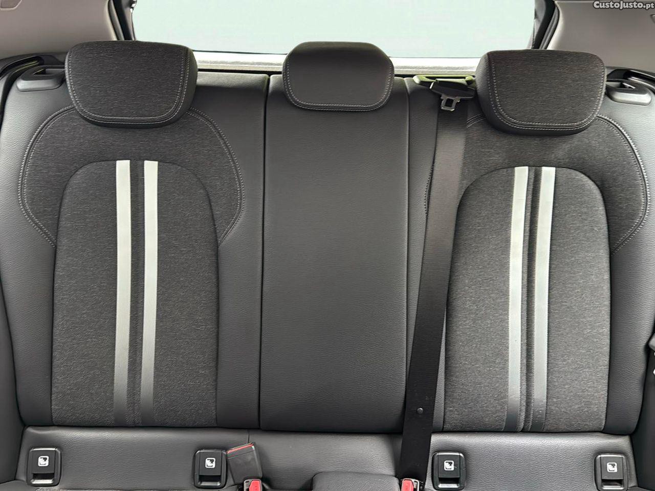 BMW 116 d Line Sport Auto — fotografia 2