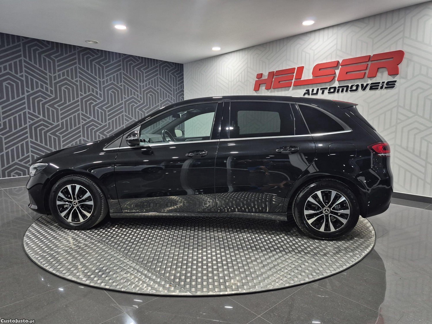 Mercedes-Benz B 180 d Style Plus Aut. — fotografia 9