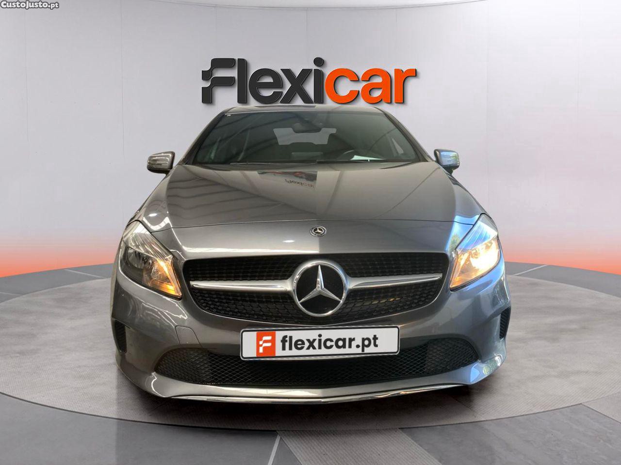 Mercedes-Benz A 180 d Urban Aut. — fotografia 13