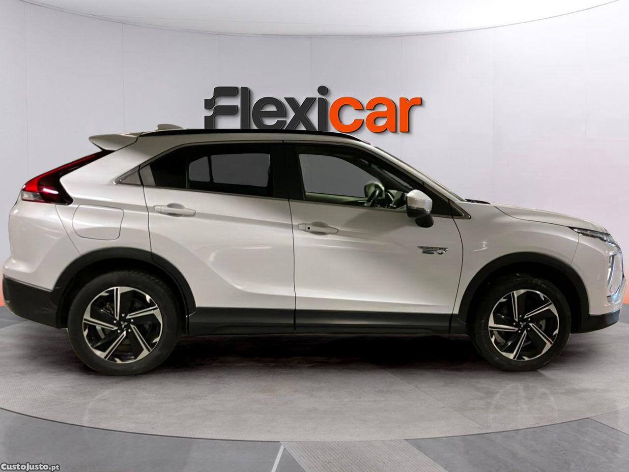 Mitsubishi Eclipse Cross 2.4 PHEV eMotion — fotografia 17
