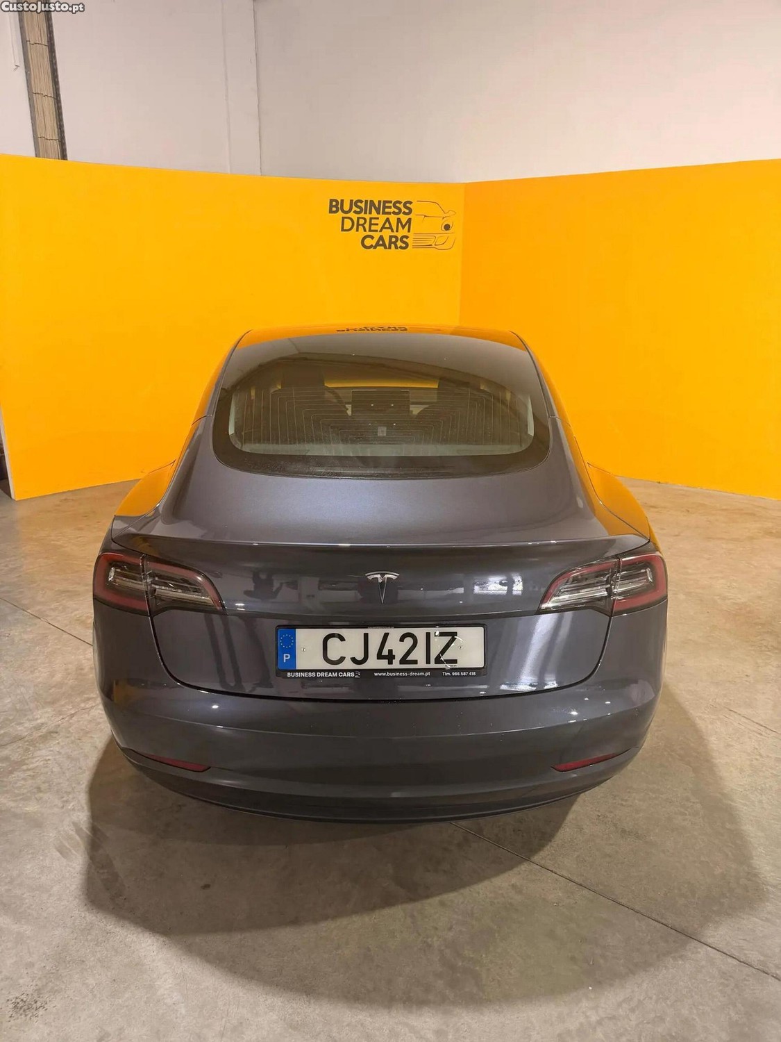 Tesla Model 3 Standard Range Plus RWD — fotografia 10