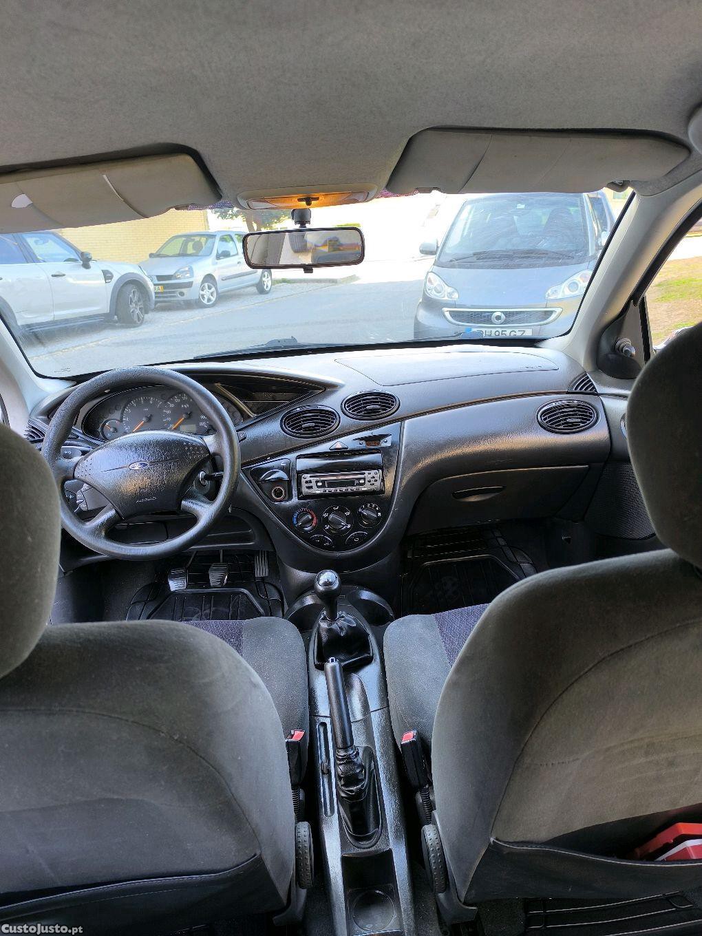 Ford Focus 1.4 — fotografia 4