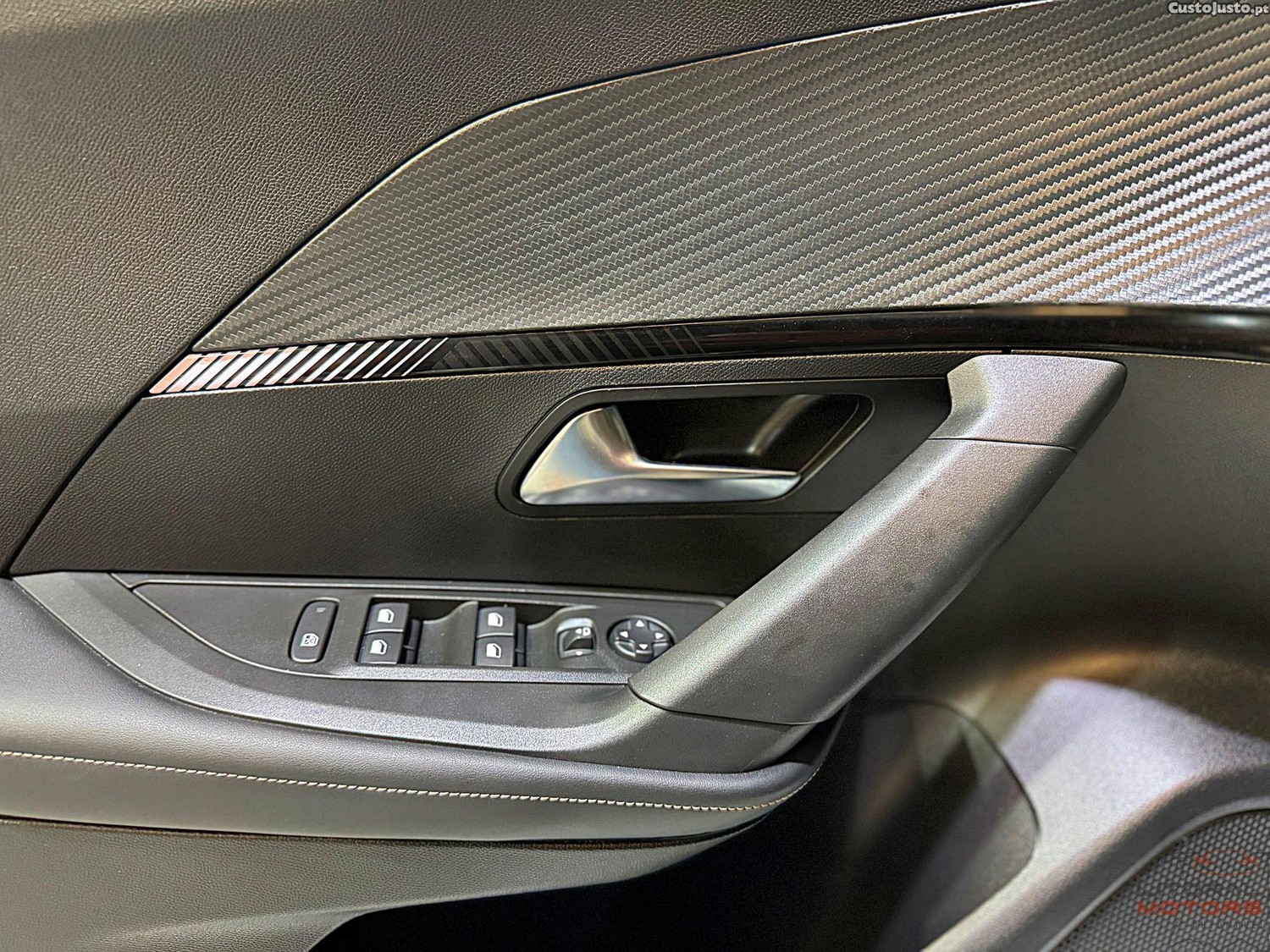 Peugeot 2008 1.2 PureTech Allure Pack — fotografia 9