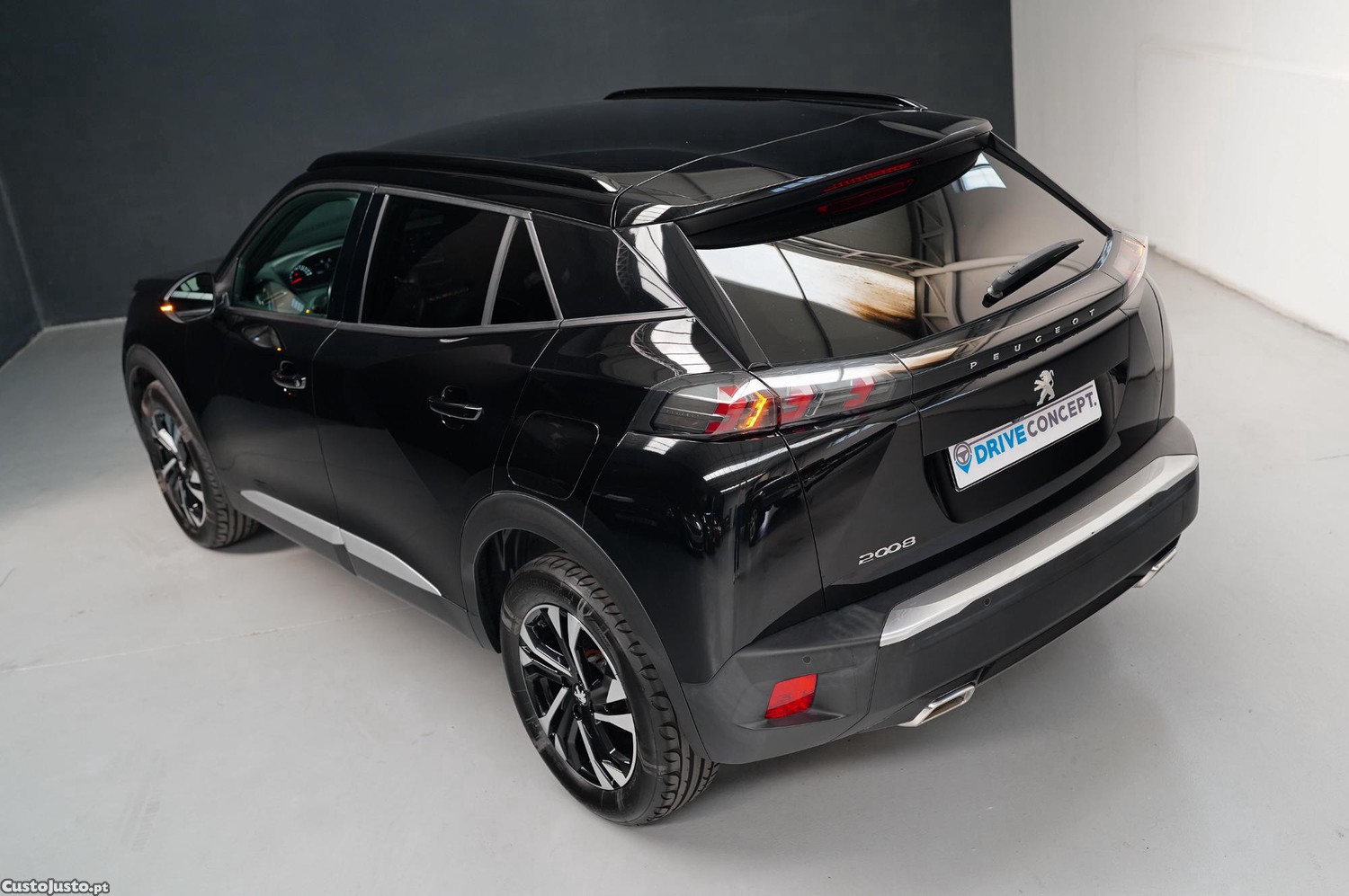 Peugeot 2008 1.2 PureTech Allure Auto. — fotografia 14