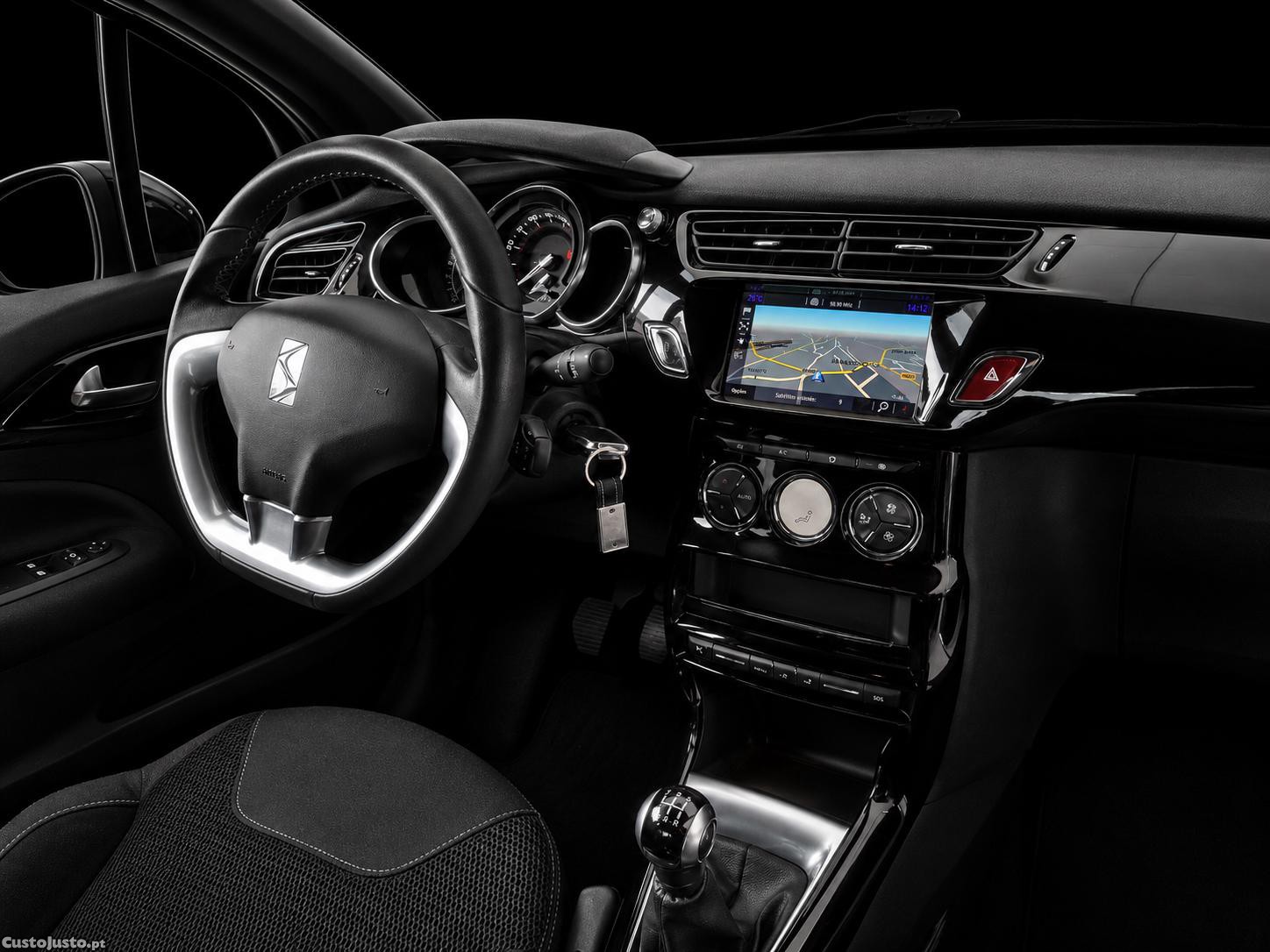 Citroën DS3 1.2 SPORT CHIC — fotografia 3