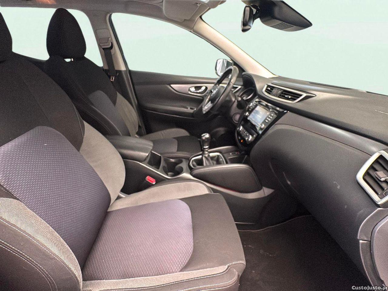 Nissan Qashqai 1.5 dCi N-Connecta — fotografia 3