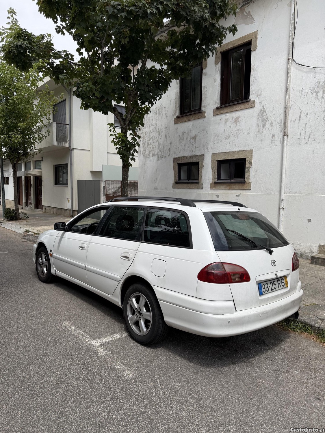Toyota Avensis 2.0D-4D — fotografia 3