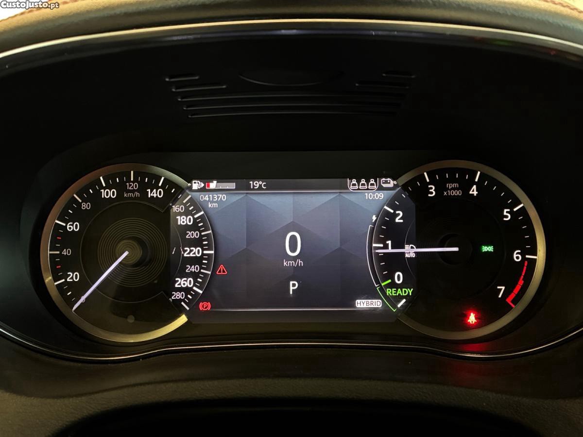 Jaguar E-Pace 1.5 P300e R-Dynamic SE AWD Aut. — fotografia 8