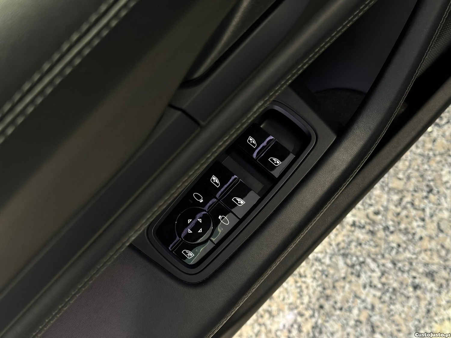 Porsche Taycan 4S — fotografia 17