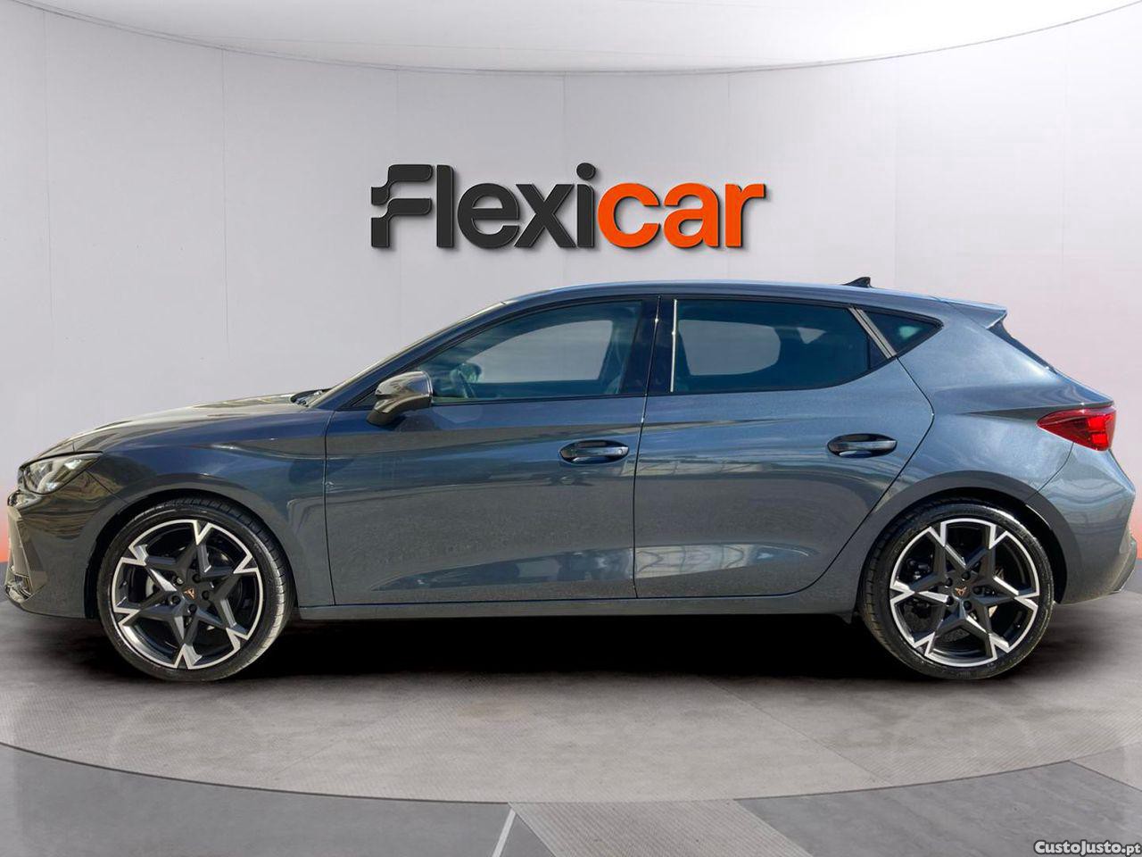 CUPRA Leon 1.5 eTSI MID DSG — fotografia 16