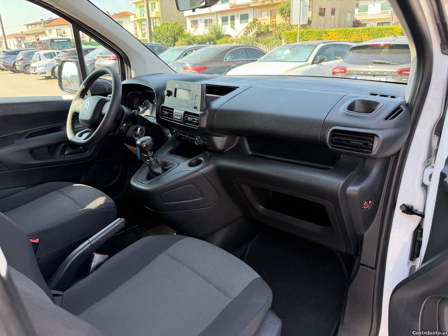 Citroën Berlingo 1.5 BlueHDi M Shine — fotografia 9