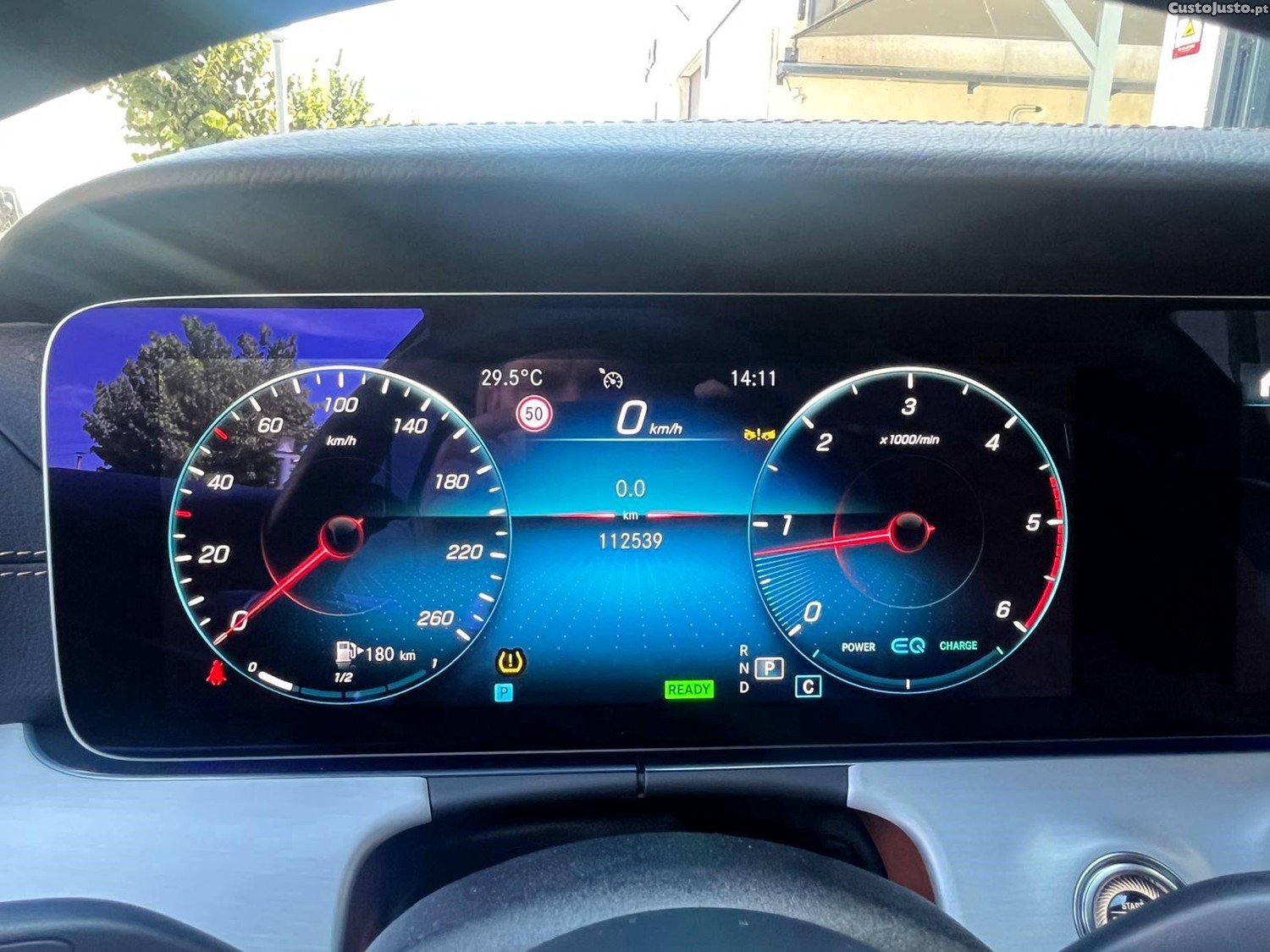 Mercedes-Benz E 300 d AMG Line 4Matic — fotografia 11