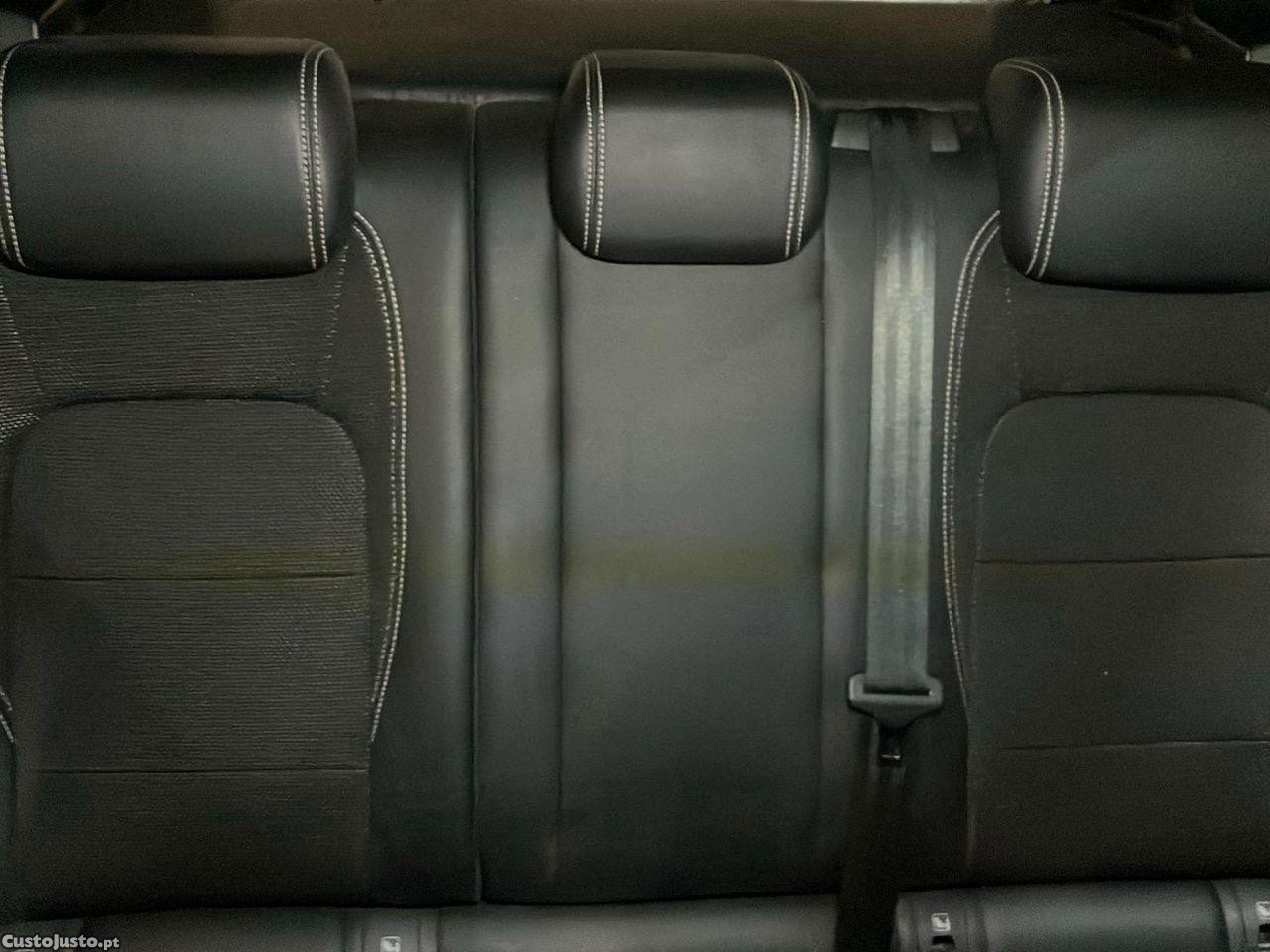 Jaguar E-Pace 2.0 i4D R-Dynamic — fotografia 6
