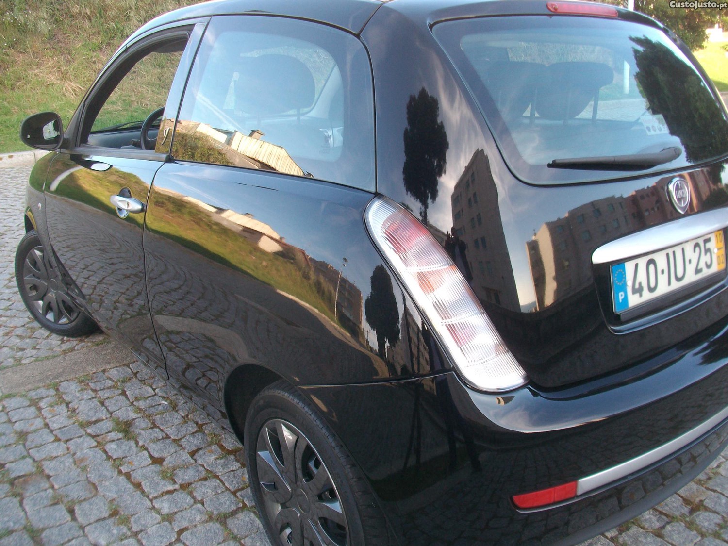 Lancia Ypsilon 1.2Impecável — fotografia 15