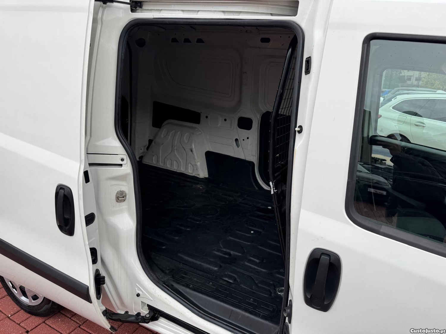 Fiat Doblo Combi 1.3 Multijet Maxi — fotografia 16
