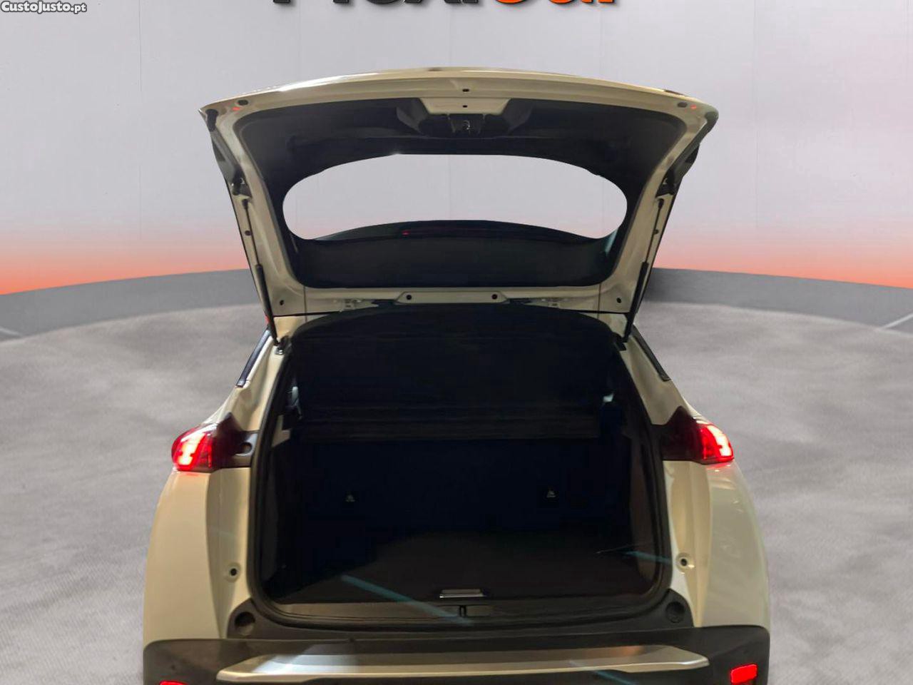 Peugeot 2008 1.2 PureTech GT — fotografia 5