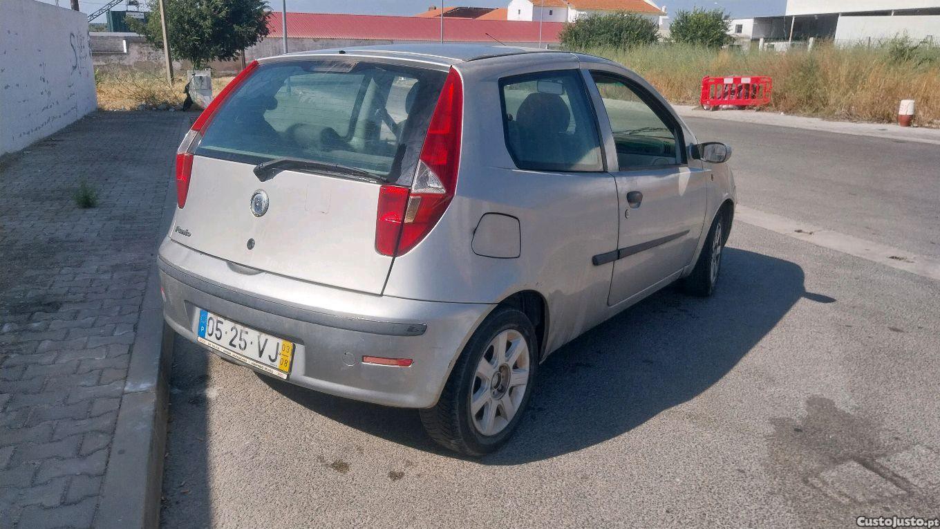 Fiat Punto 1200cc 5 lugares 3 portas — fotografia 2