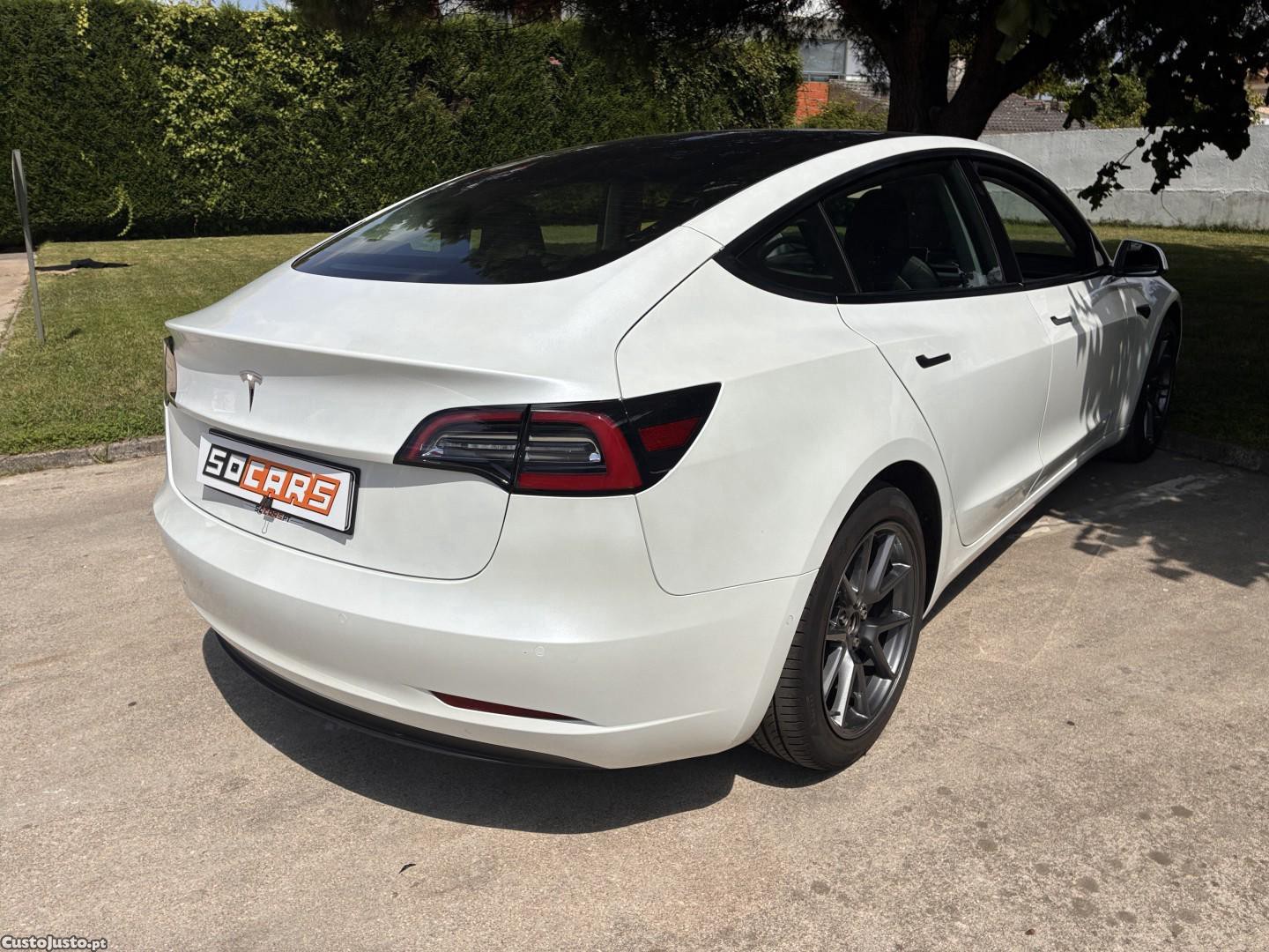 Tesla Model 3 Standard Range Plus RWD — fotografia 10