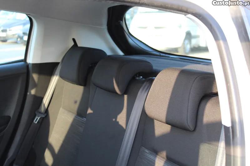 Peugeot 208 1.2 PureTech Access — fotografia 5