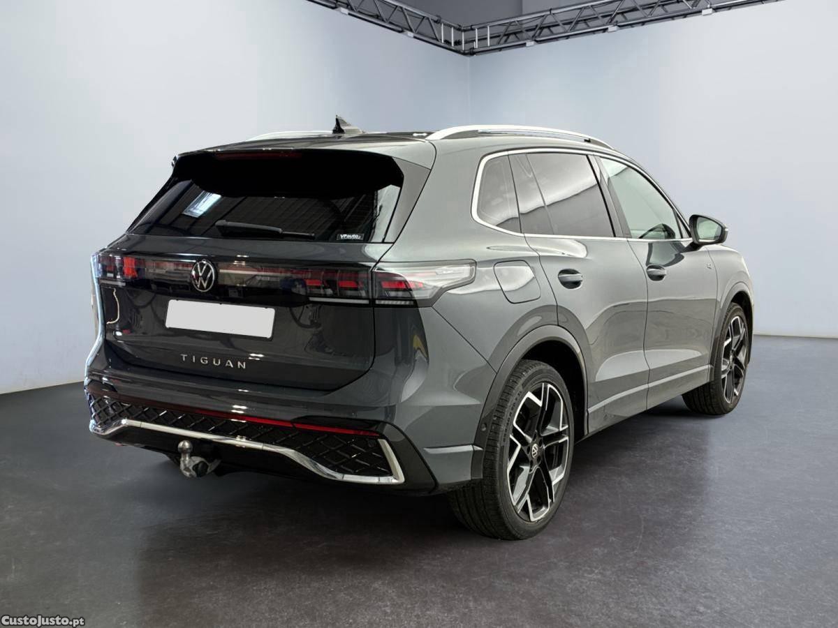 Volkswagen Tiguan 2.0 TDI R-Line DSG — fotografia 9
