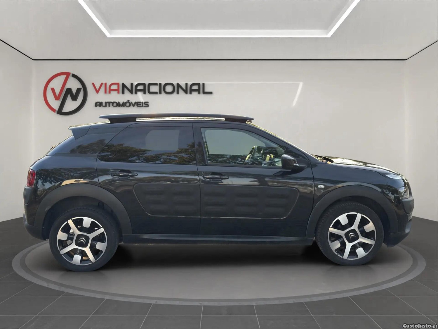 Citroën C4 1.6 BlueHDi Shine — fotografia 9