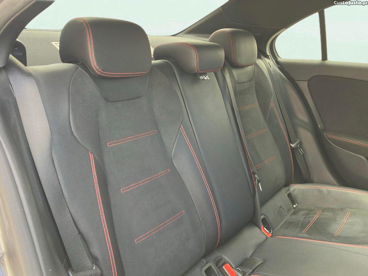 Mercedes-Benz A 200 Limousine AMG Line Aut. — fotografia 3