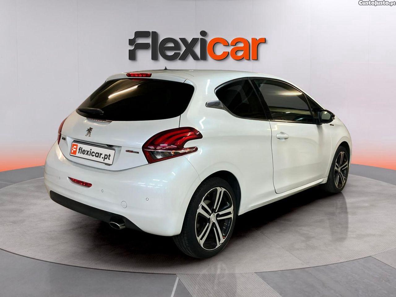 Peugeot 208 1.2 PureTech GT Line — fotografia 19
