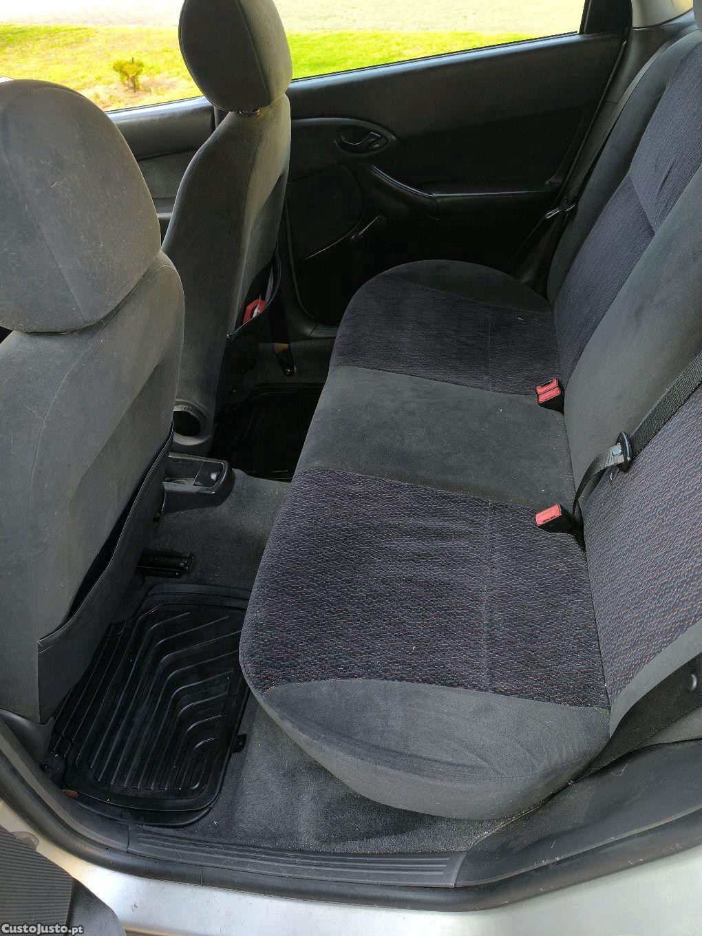 Ford Focus 1.4 — fotografia 2