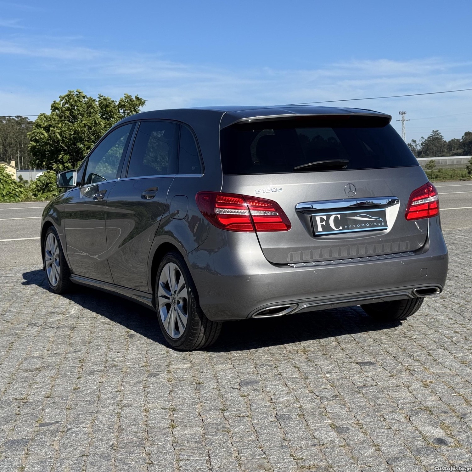 Mercedes-Benz B 180 Sports TOURER — fotografia 2