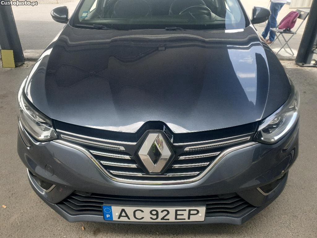 Renault Mégane Sport Tourer 1.5 Blue DCI Bose Edition 115cv — fotografia 25