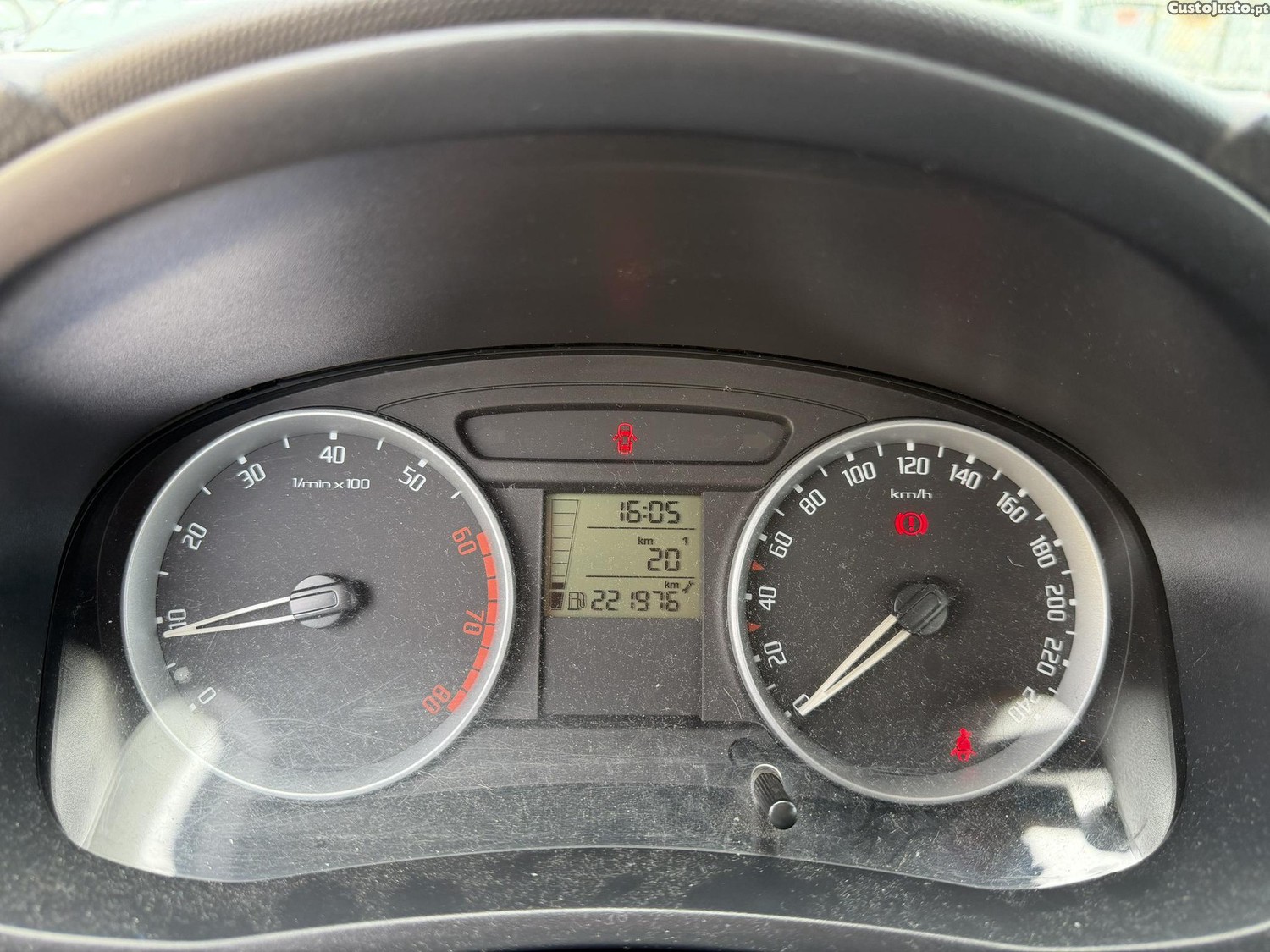 Skoda Roomster 1.2HTP — fotografia 4
