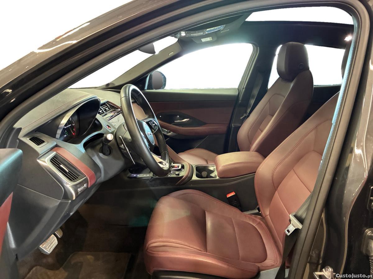 Jaguar E-Pace 1.5 P300e R-Dynamic SE AWD Aut. — fotografia 11