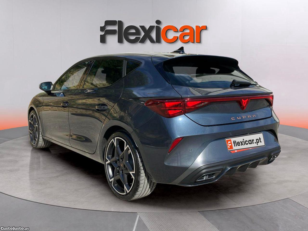 CUPRA Leon 1.5 eTSI MID DSG — fotografia 15