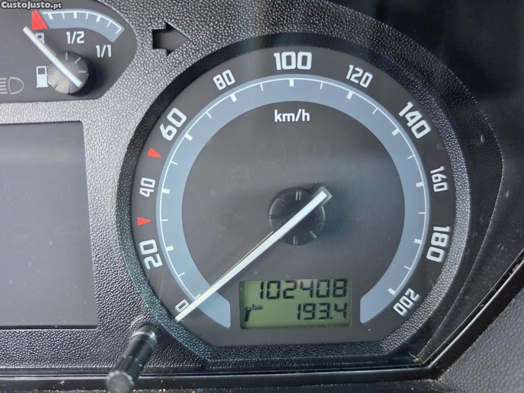 Skoda Fabia 1.2i 12v 100.000km 03/2006 — fotografia 2