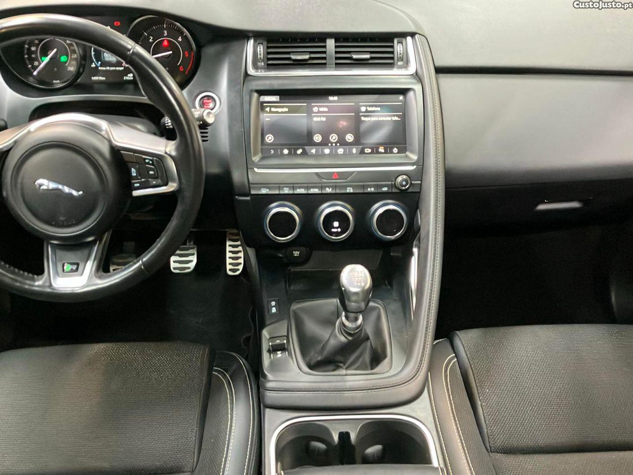 Jaguar E-Pace 2.0 i4D R-Dynamic — fotografia 16