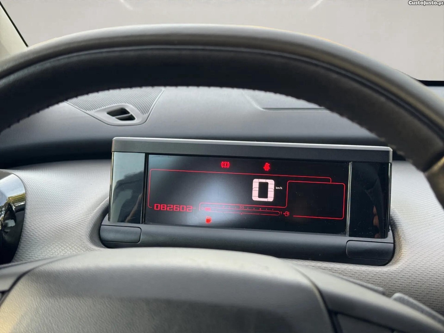 Citroën C4 1.6 BlueHDi Shine — fotografia 5