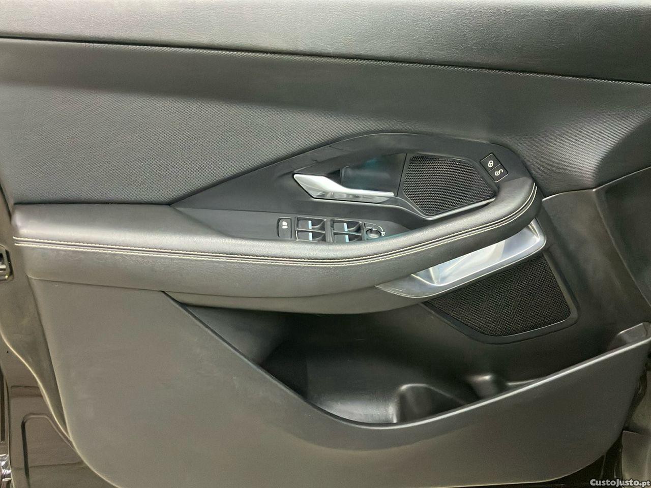 Jaguar E-Pace 2.0 i4D R-Dynamic — fotografia 4