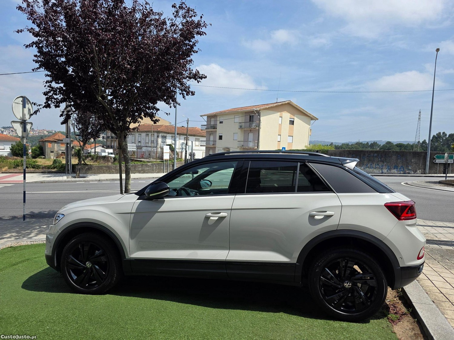 Volkswagen T-Roc 1.0 TSI Black Style — fotografia 25