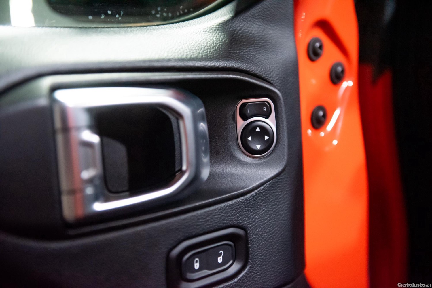 Jeep Wrangler Unlimited 2.0 T-GDI DUALTOP AWD Auto Rubicon — fotografia 6