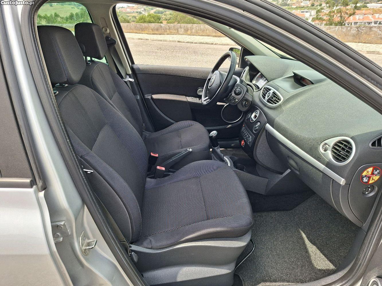 Renault Clio 1.5 Dci 85cv c/ Revisão — fotografia 4