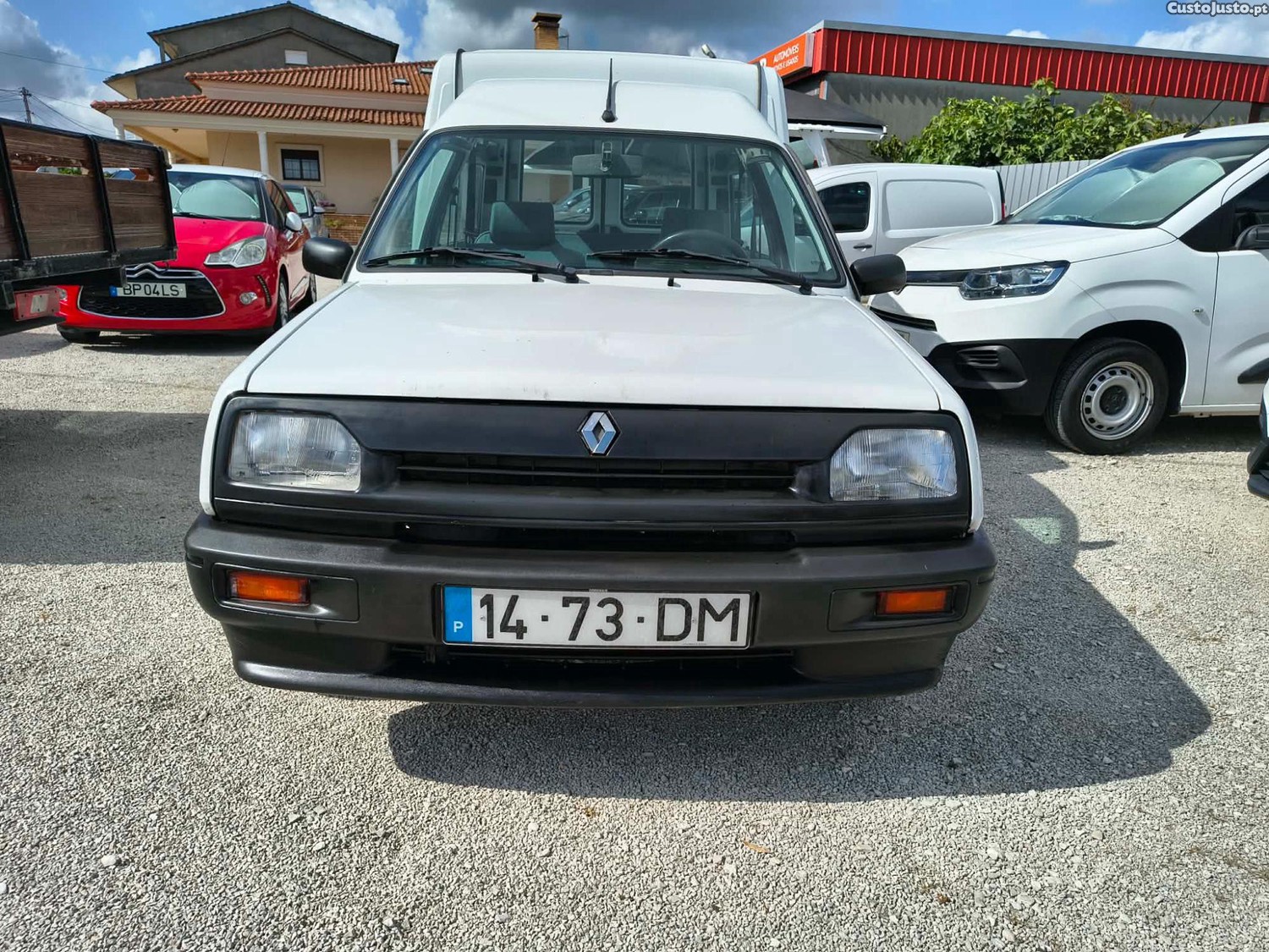 Renault Express 1.2 gasolina — fotografia 15