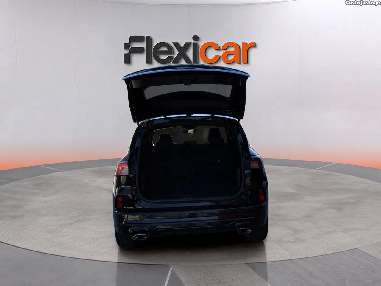 Ford Kuga 1.5 TDCi EcoBlue ST-Line — fotografia 2