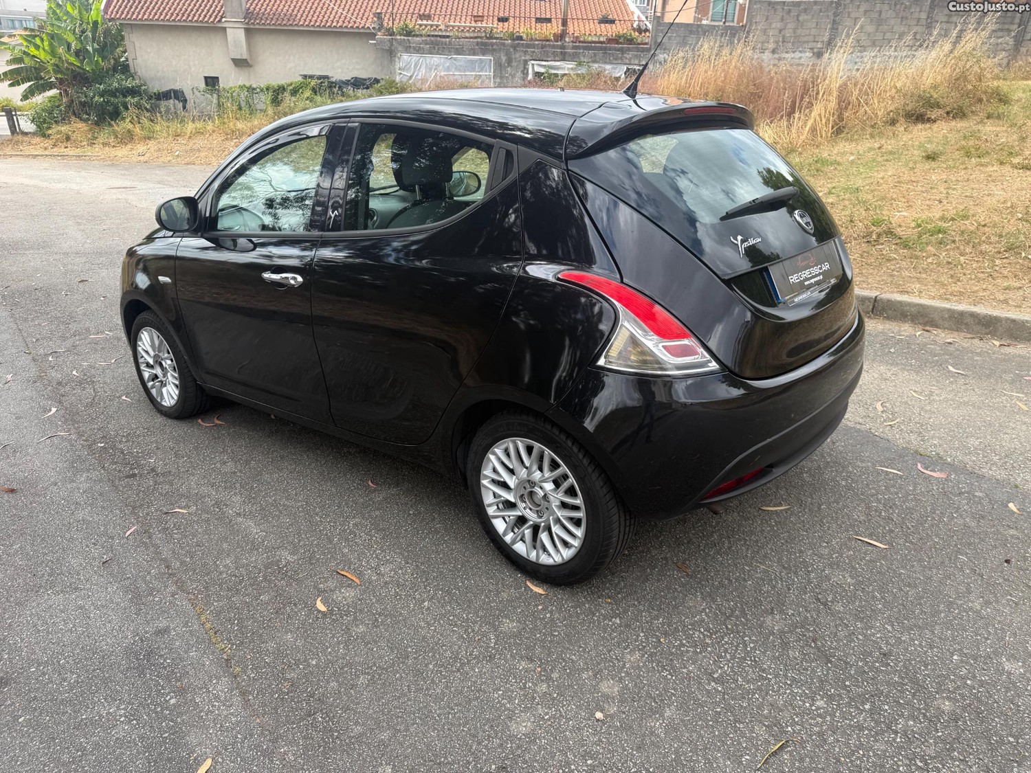 Lancia Ypsilon 1.2 S&S GolD — fotografia 10