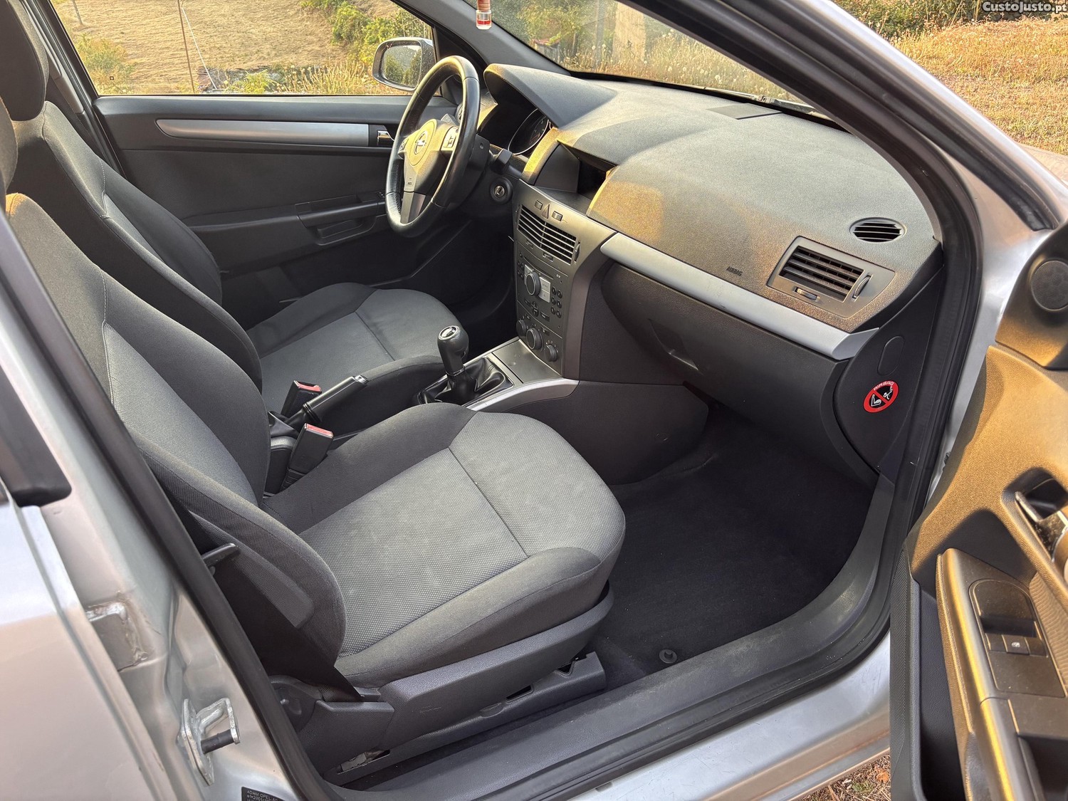 Opel Astra H — fotografia 4