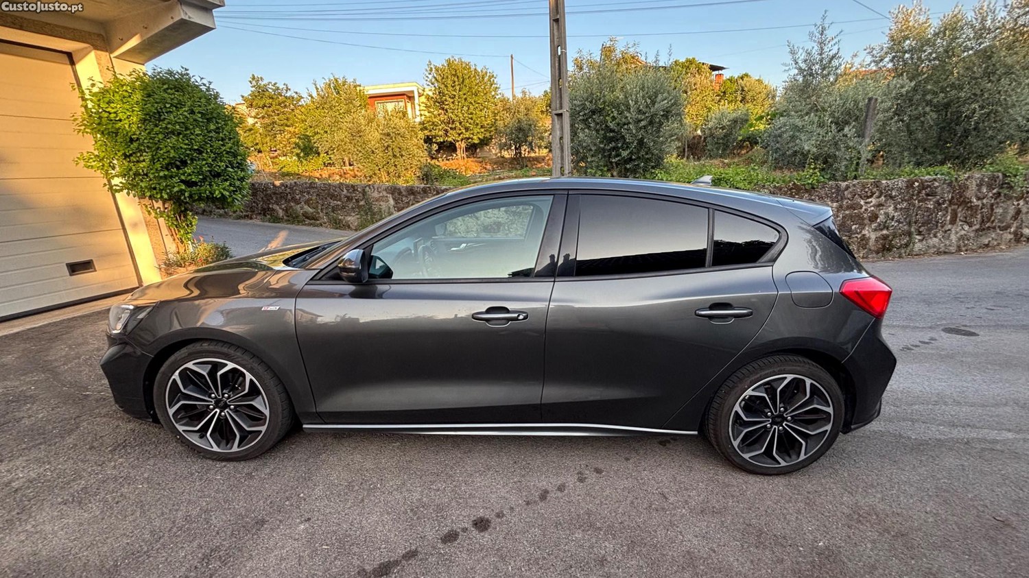 Ford Focus Ecoboost 1.0 st-line 125cv — fotografia 8