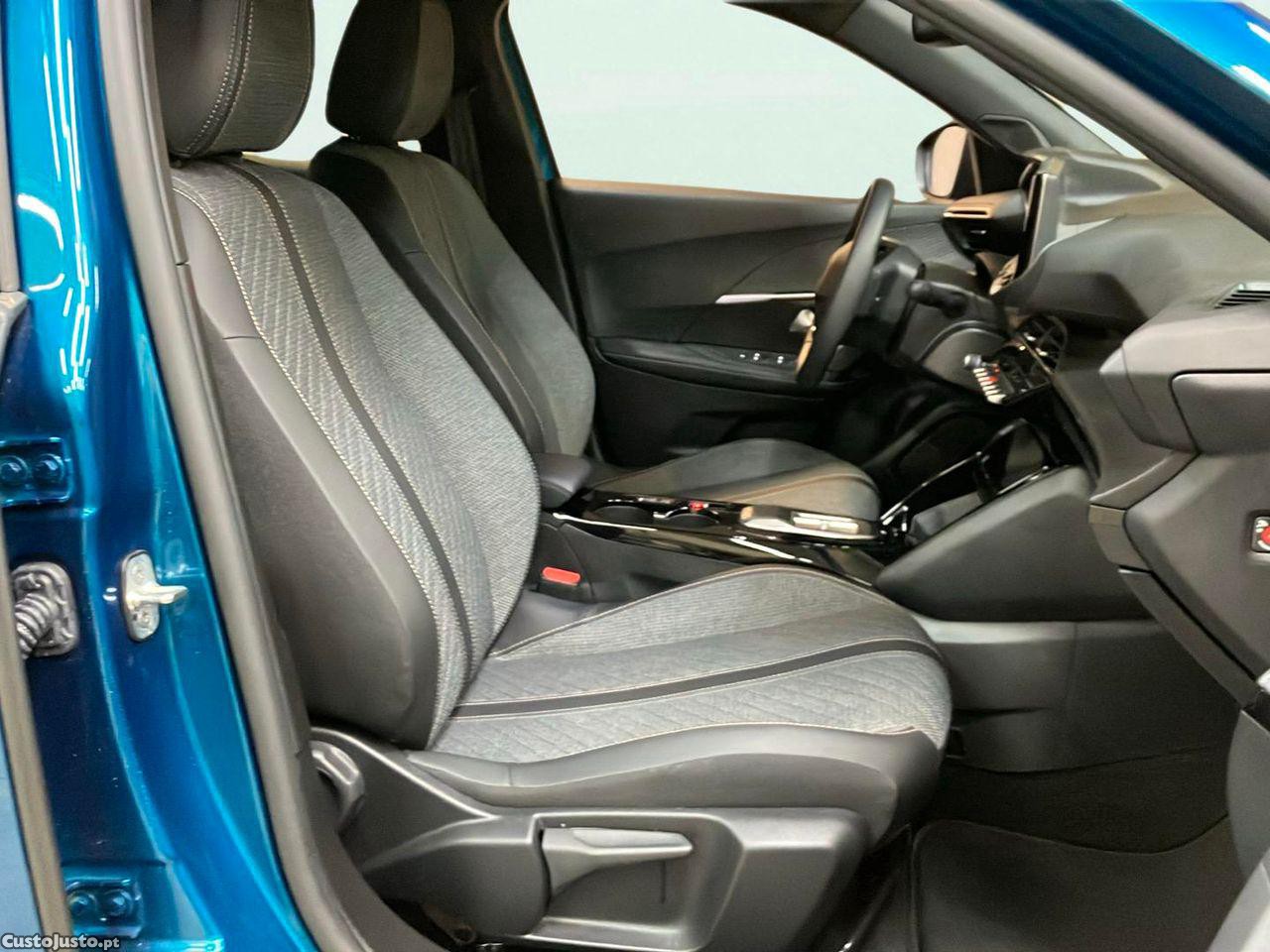 Peugeot 2008 54 kWh Allure — fotografia 8