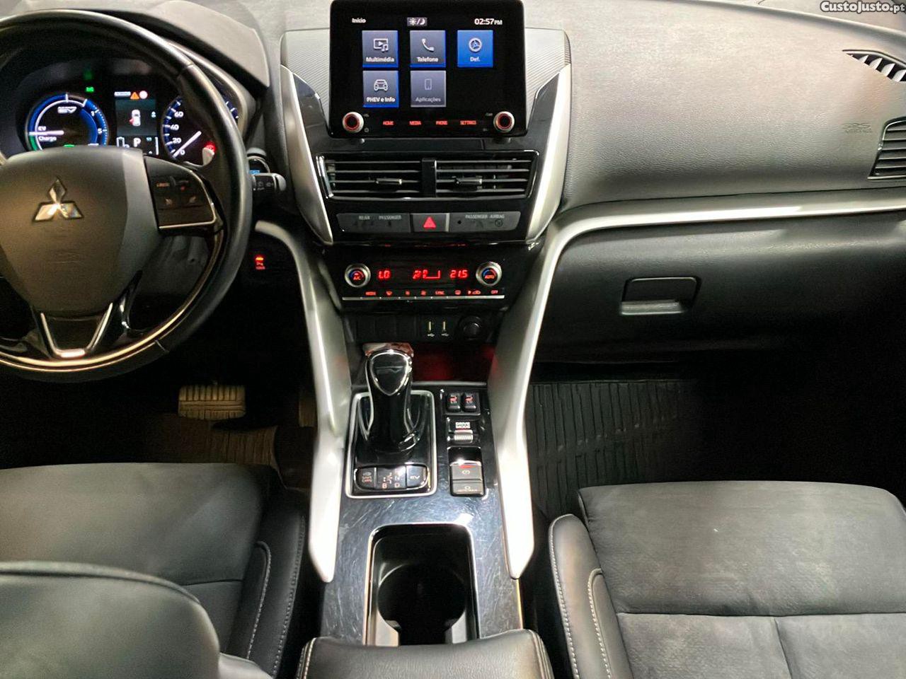 Mitsubishi Eclipse Cross 2.4 PHEV eMotion — fotografia 14